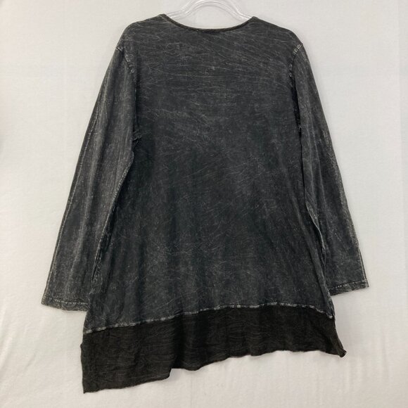 Jess & Jane Medium Gray Acid Wash Floral Artsy Asymmetric Long Sleeve Tunic - Picture 8 of 10